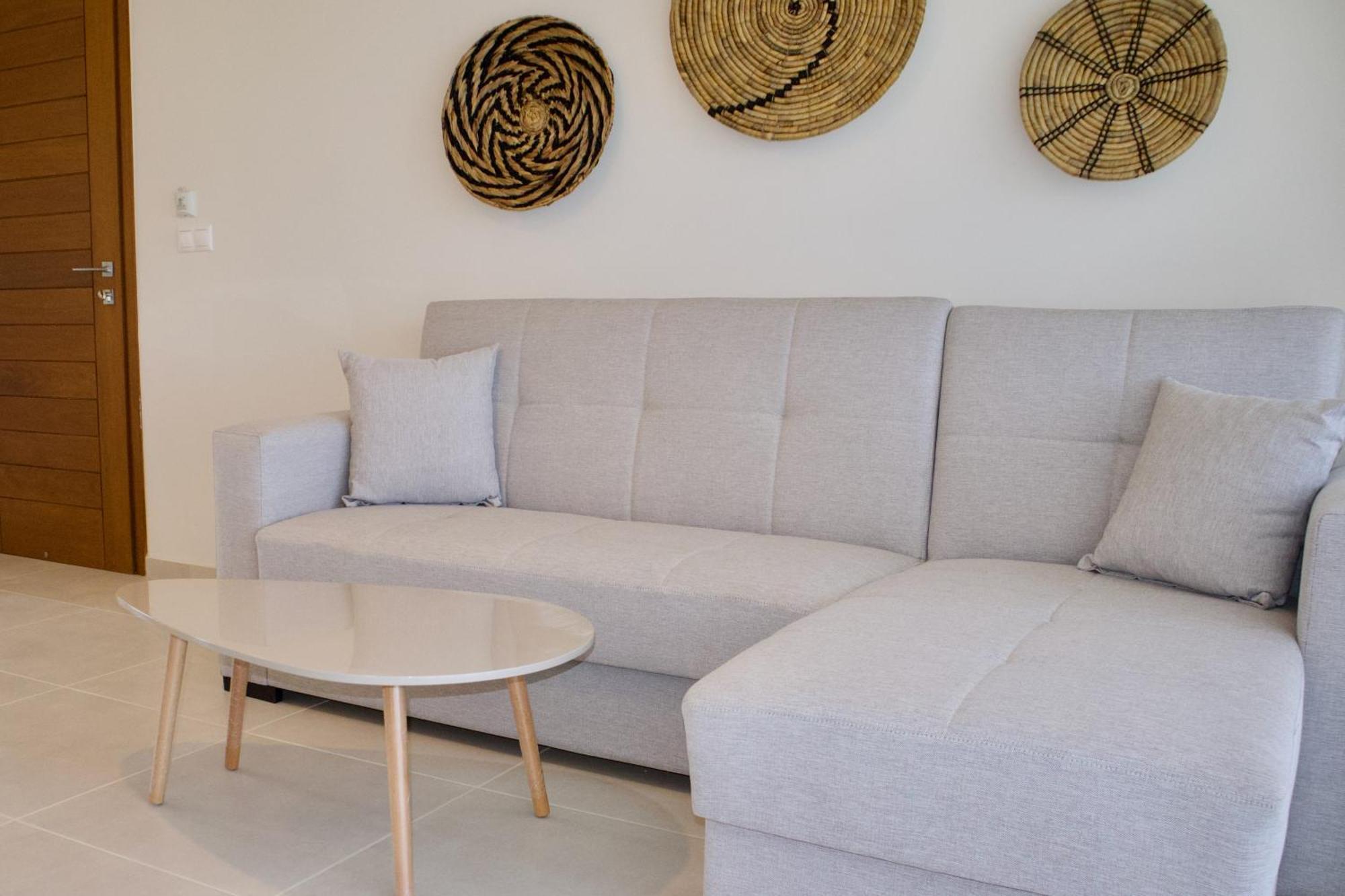 Resitour - Aphrodite Beachfront Pirgos Psilonerou Habitación foto