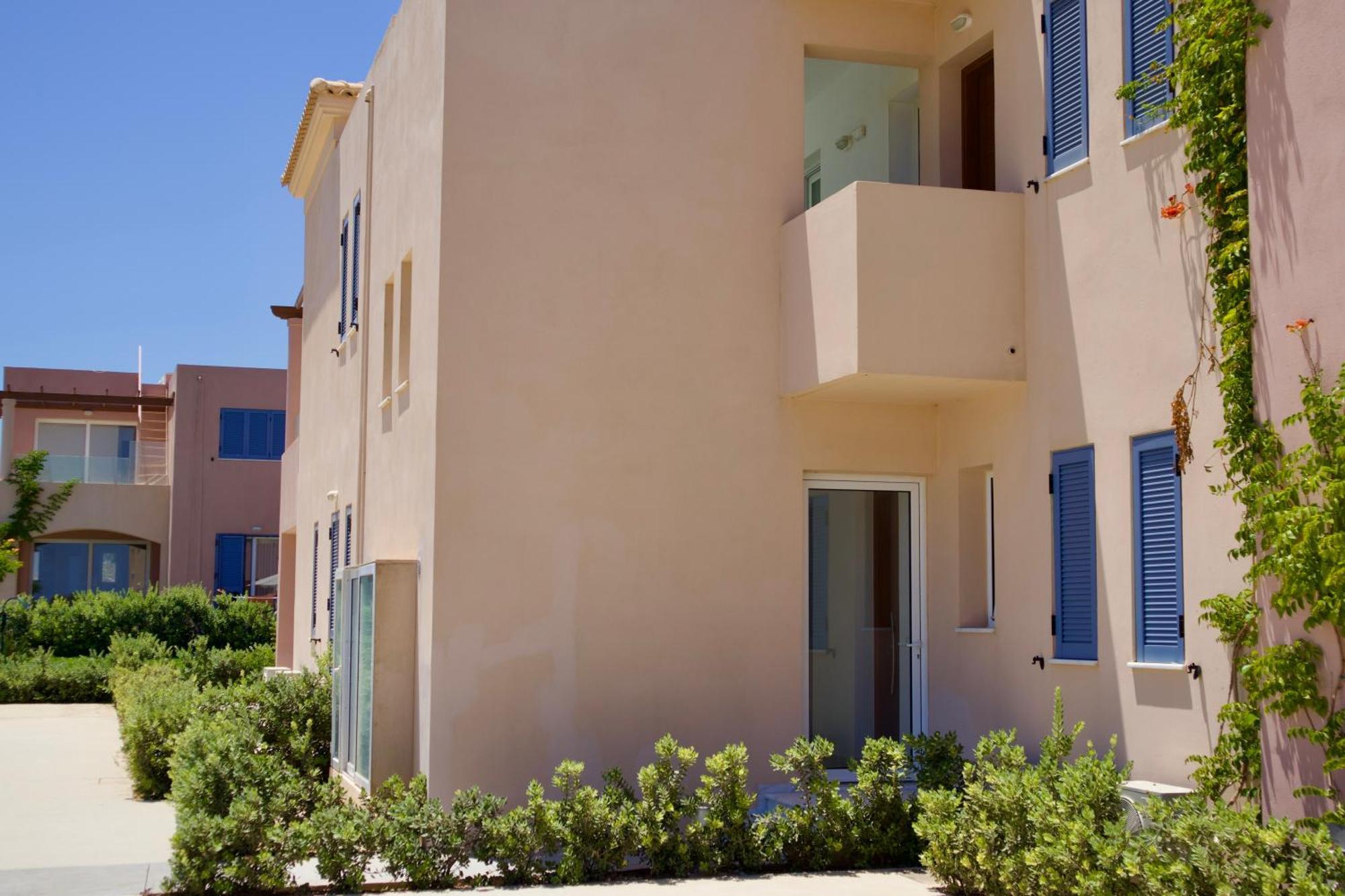Resitour - Aphrodite Beachfront Pirgos Psilonerou Habitación foto