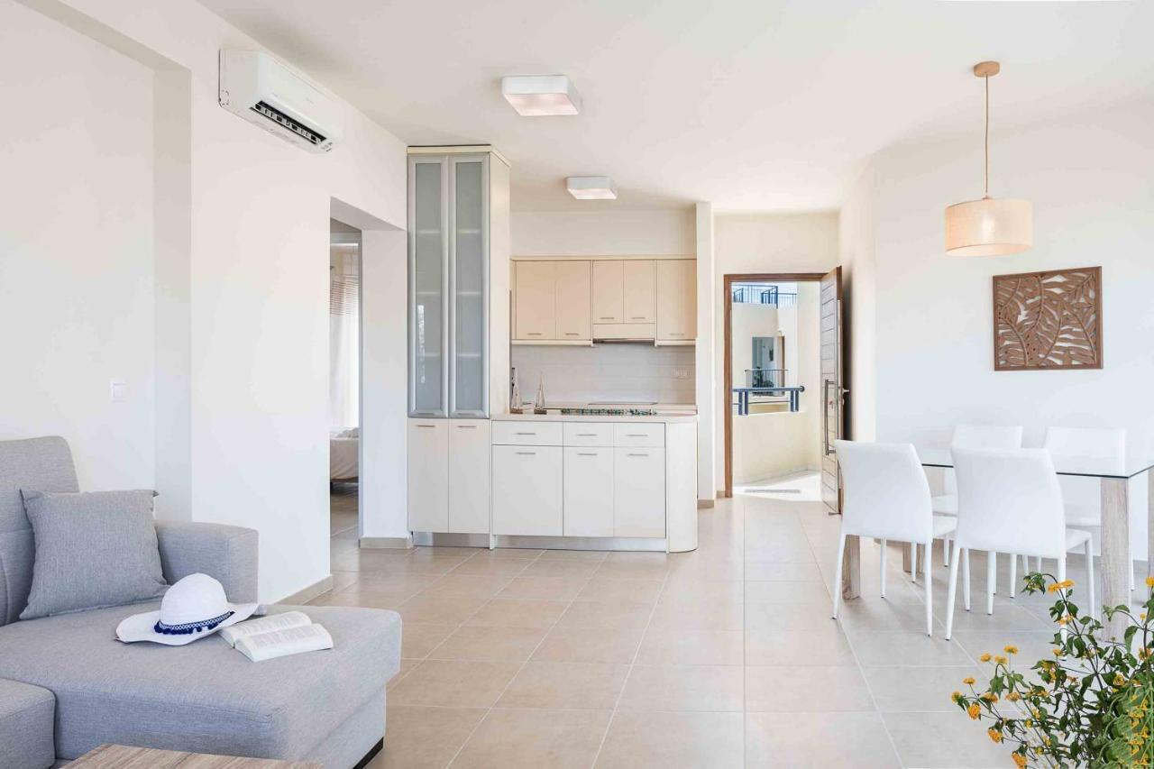 Resitour - Aphrodite Beachfront Pirgos Psilonerou Exterior foto